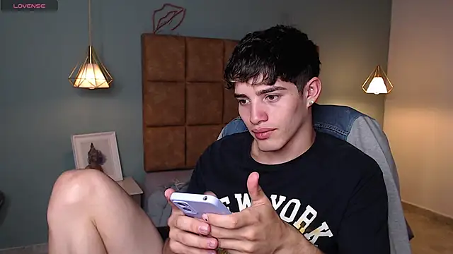 AlejooTwink online show from January 2025 09:29:01 PM