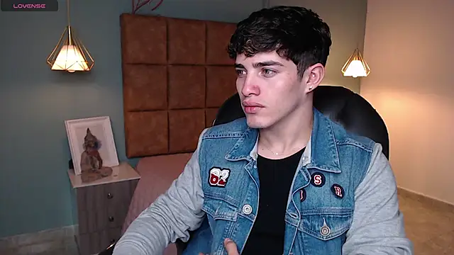 AlejooTwink online show from January 2025 05:40:02 PM