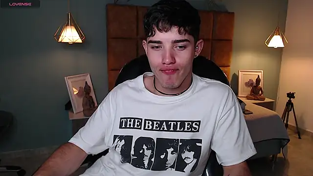 AlejooTwink online show from February 2025 10:11:01 PM