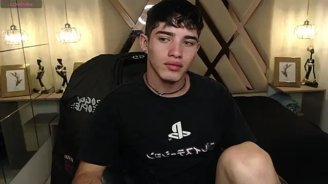 AlejooTwink online show from February 2025 03:31:02 PM