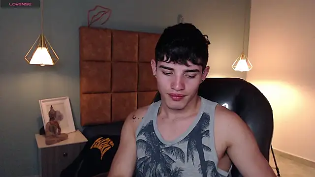 AlejooTwink online show from February 2025 07:07:01 PM