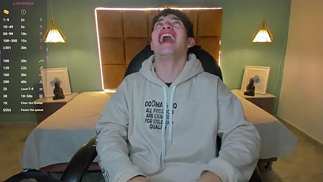 AlejooTwink online show from October 2025 02:53:01 AM