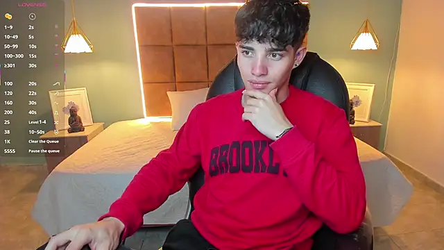 AlejooTwink online show from October 2025 03:07:02 AM