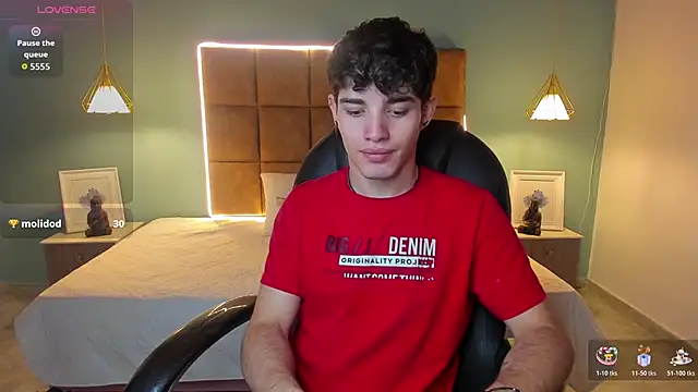 AlejooTwink online show from November 2025 02:21:01 AM