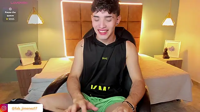 AlejooTwink online show from December 2025 01:03:02 AM