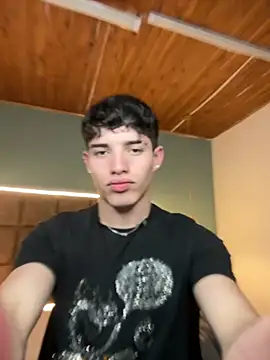 AlejooTwink online show from February 2026 10:36:02 PM