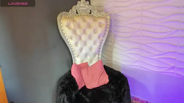 Layla 707 online show from April 2026 07:58:02 PM