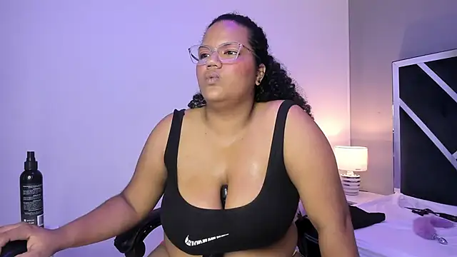 MhiaRey online show from January 2025 01:43:01 PM