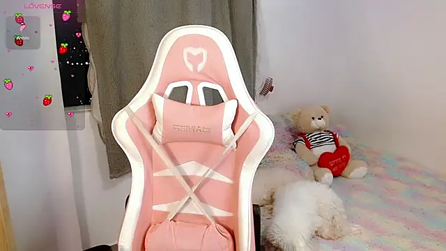 Snapshot of Kylie_martinez chatting on December 2024 03:58:02 AM Kylie martinez online show from December 2024 03:58:02 AM