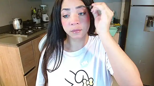 Snapshot of Kylie_martinez chatting on January 2025 06:13:01 AM Kylie martinez online show from January 2025 06:13:01 AM