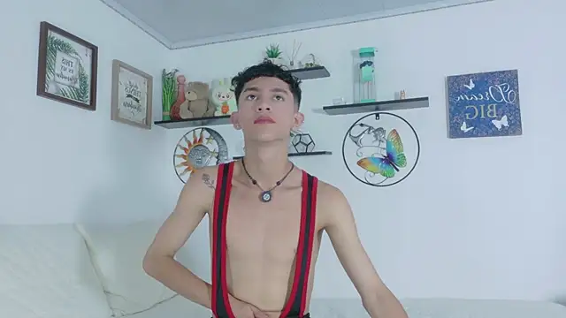 Snapshot of Noah_tyler_ chatting on July 2026 06:14:02 PM Noah tyler online show from July 2026 06:14:02 PM