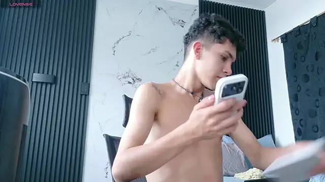Snapshot of Noah_tyler_ chatting on July 2026 08:08:02 PM Noah tyler online show from July 2026 08:08:02 PM