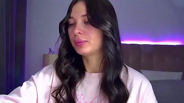 AlexandraBloom online show from November 2025 06:24:02 PM