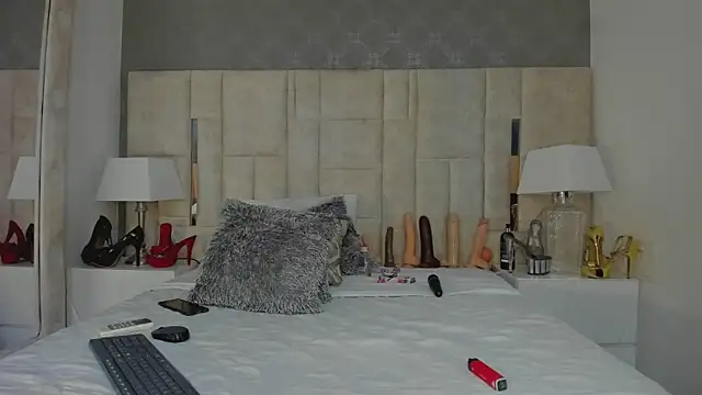 GaleHodge online show from March 2025 04:19:01 AM