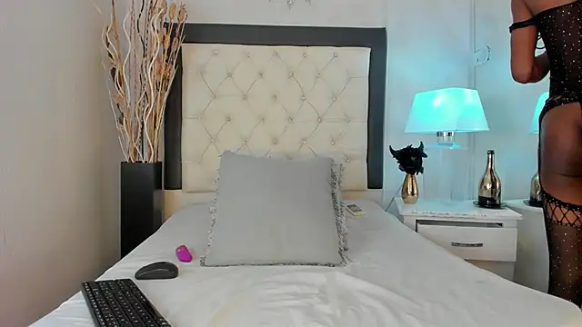 GaleHodge online show from October 2025 01:03:02 PM