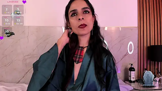 Alice noir online show from March 2025 08:38:02 PM