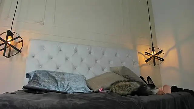 Snapshot of Slut_Milf_ chatting on January 2025 01:36:02 AM Slut Milf online show from January 2025 01:36:02 AM