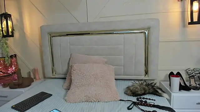 Snapshot of Slut_Milf_ chatting on February 2025 07:42:01 PM Slut Milf online show from February 2025 07:42:01 PM