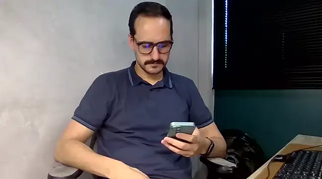 Snapshot of Superdad chatting on December 2024 01:55:02 PM Superdad online show from December 2024 01:55:02 PM