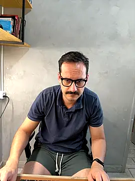 Snapshot of Superdad chatting on October 2025 05:10:02 PM Superdad online show from October 2025 05:10:02 PM