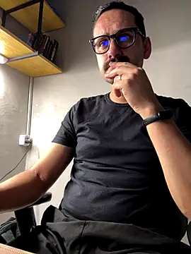 Snapshot of Superdad chatting on December 2025 01:55:01 AM Superdad online show from December 2025 01:55:01 AM