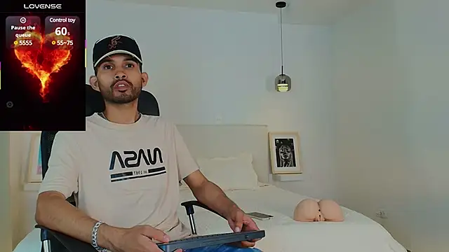 Snapshot of _miguel0 chatting on February 2025 01:20:01 AM miguel0 online show from February 2025 01:20:01 AM