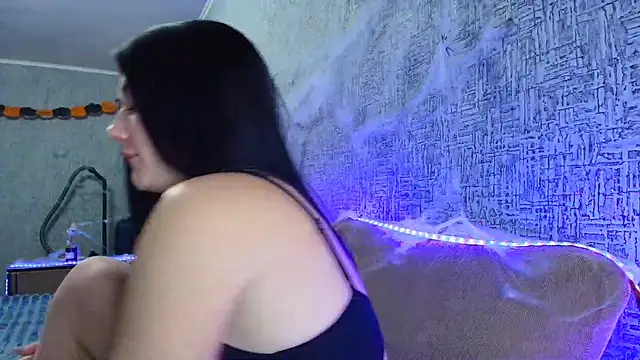 Snapshot of Liana_diva chatting on October 2025 09:04:02 PM Liana diva online show from October 2025 09:04:02 PM