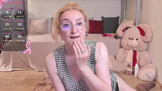 Snapshot of MadissonKiss chatting on June 2026 05:12:01 AM MadissonKiss online show from June 2026 05:12:01 AM
