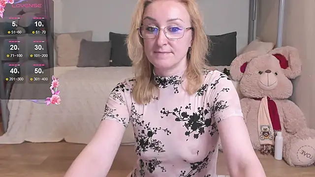 Snapshot of MadissonKiss chatting on June 2026 06:58:01 PM MadissonKiss online show from June 2026 06:58:01 PM
