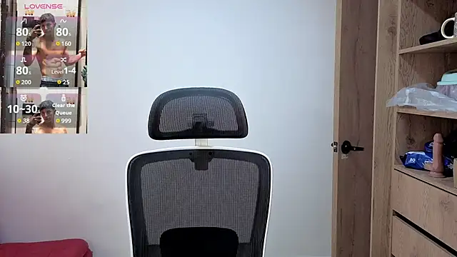 Cristopher23  online show from October 2025 01:53:02 PM