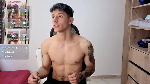 Cristopher23  online show from October 2025 02:06:02 PM