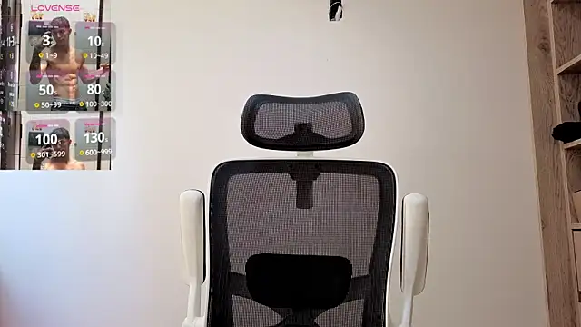 Cristopher23  online show from November 2025 05:42:01 PM