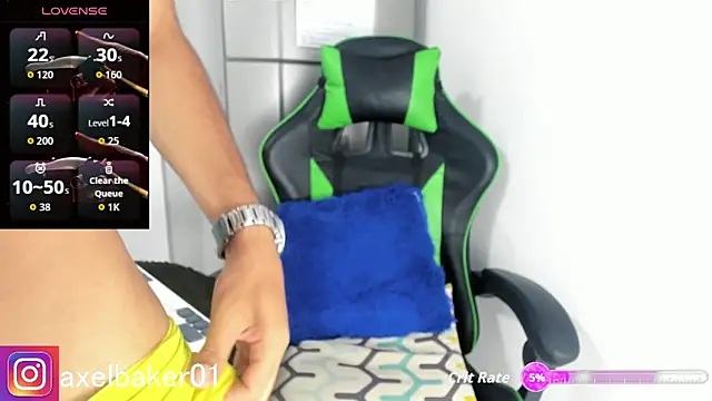 Axel baker01 online show from October 2025 07:03:02 PM