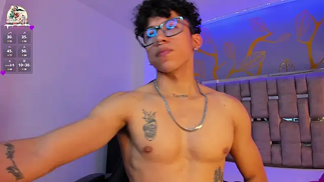 Snapshot of AkazaBoy_ chatting on January 2025 01:58:01 AM AkazaBoy online show from January 2025 01:58:01 AM