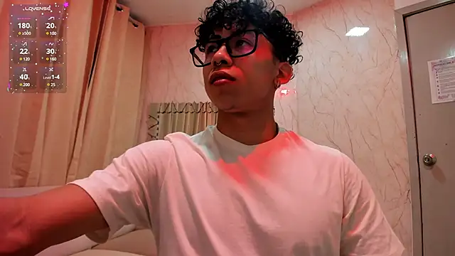 Snapshot of AkazaBoy_ chatting on January 2025 04:12:01 AM AkazaBoy online show from January 2025 04:12:01 AM