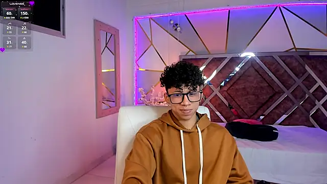 Snapshot of AkazaBoy_ chatting on January 2025 04:47:01 AM AkazaBoy online show from January 2025 04:47:01 AM