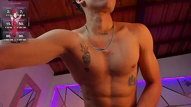 Snapshot of AkazaBoy_ chatting on January 2025 07:00:01 AM AkazaBoy online show from January 2025 07:00:01 AM