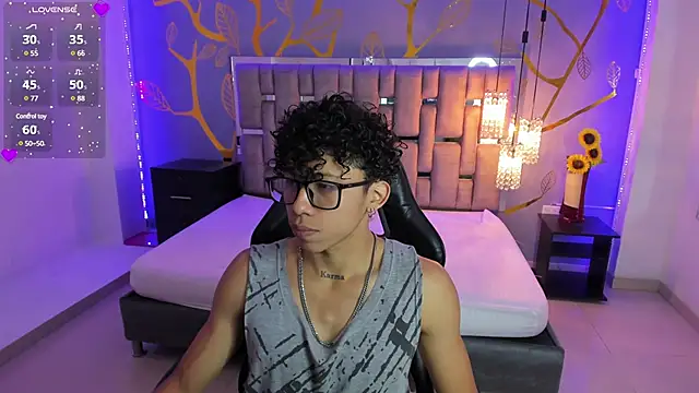 Snapshot of AkazaBoy_ chatting on March 2025 03:46:02 AM AkazaBoy online show from March 2025 03:46:02 AM