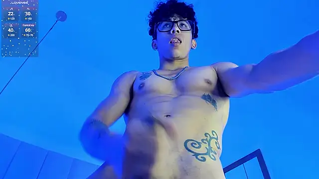 Snapshot of AkazaBoy_ chatting on March 2025 01:57:02 PM AkazaBoy online show from March 2025 01:57:02 PM