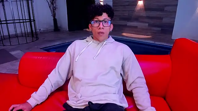 Snapshot of AkazaBoy_ chatting on September 2025 04:34:02 AM AkazaBoy online show from September 2025 04:34:02 AM