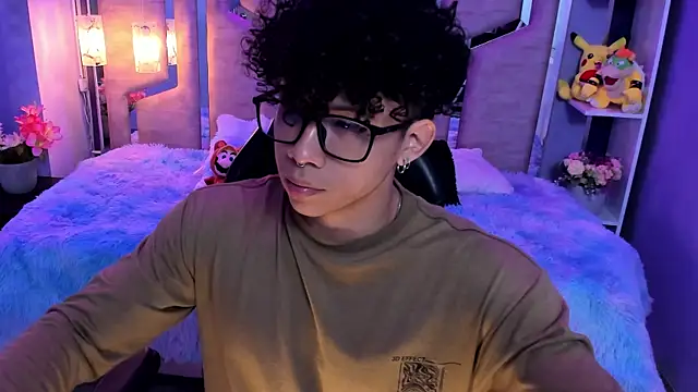 Snapshot of AkazaBoy_ chatting on November 2025 04:00:01 AM AkazaBoy online show from November 2025 04:00:01 AM