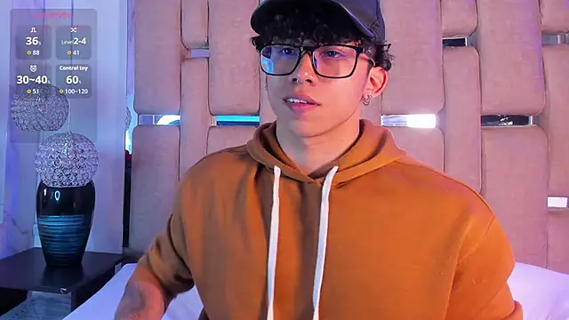 Snapshot of AkazaBoy_ chatting on November 2025 04:44:02 AM AkazaBoy online show from November 2025 04:44:02 AM