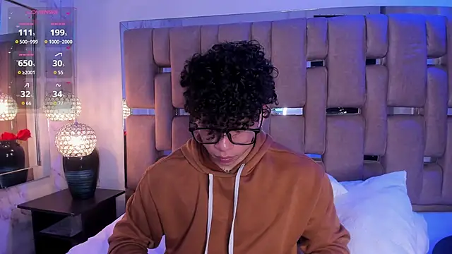 Snapshot of AkazaBoy_ chatting on November 2025 04:45:02 AM AkazaBoy online show from November 2025 04:45:02 AM