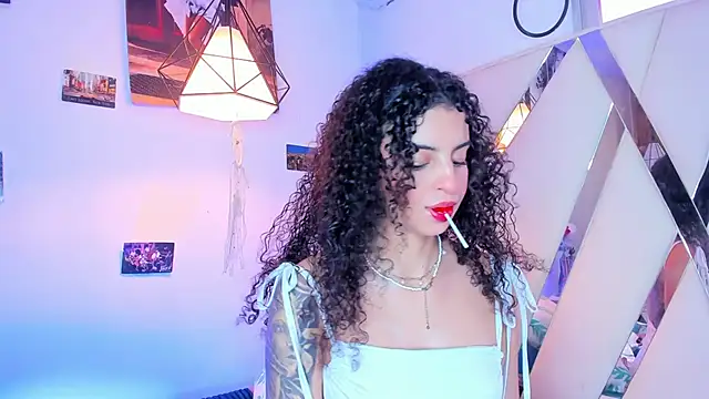 Snapshot of CurlyRose__ chatting on March 2025 08:38:02 PM CurlyRose online show from March 2025 08:38:02 PM