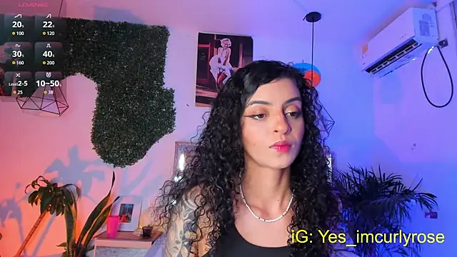 Snapshot of CurlyRose__ chatting on September 2025 10:10:02 PM CurlyRose online show from September 2025 10:10:02 PM