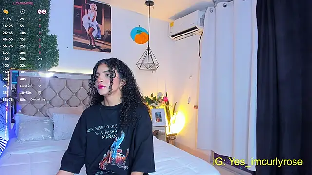 Snapshot of CurlyRose__ chatting on September 2025 10:44:02 PM CurlyRose online show from September 2025 10:44:02 PM