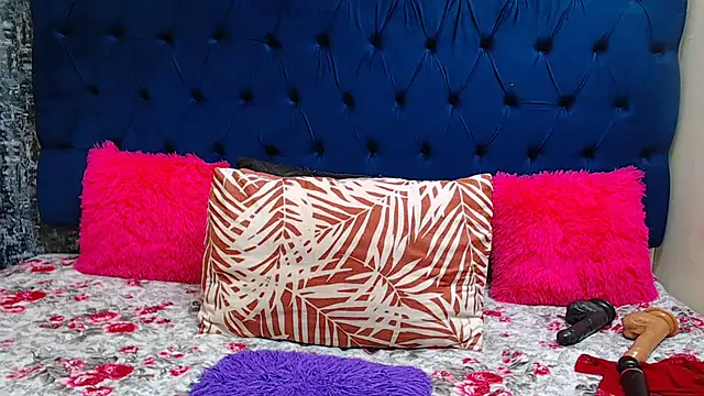 MelaninBear online show from October 2025 10:27:02 PM