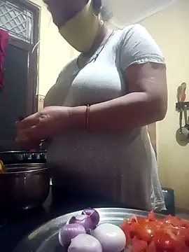 Punjabi beauty123 online show from December 2024 01:43:02 PM