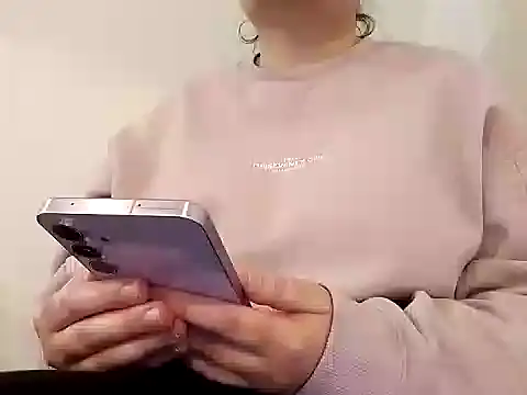 AalinnaK online show from December 2024 06:57:02 PM