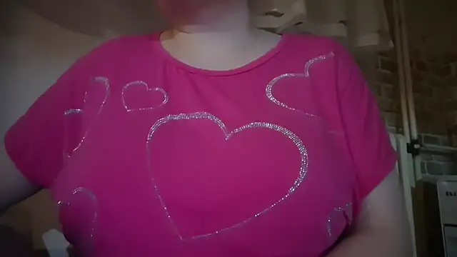 AalinnaK online show from November 2025 04:00:01 PM